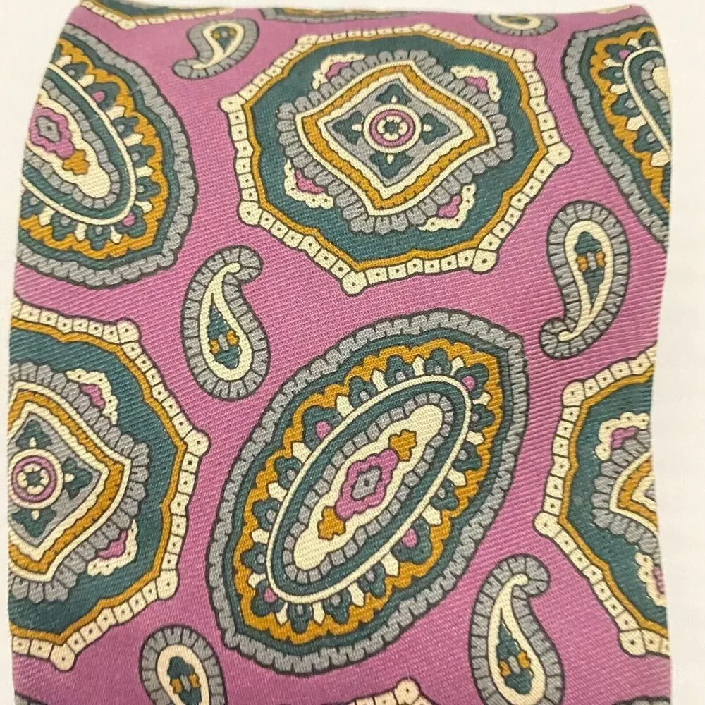 #5586 Bert Pulitzer Purple Paisley Men's Necktie, Tie 57X4